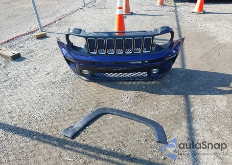 2020 Jeep Renegade Latitude 4X4 из США, поврежденный, VIN ZACNJBBB0LPL20556